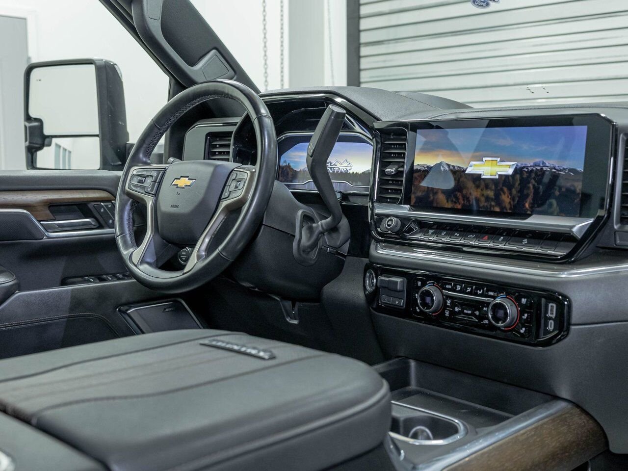 Chevrolet Silverado 2500HD HIGH COUNTRY Z71 CREW 4X4 *DIESEL* TOIT *HUD* BOSE 2024 Noir Saint-Jérôme - photo #32