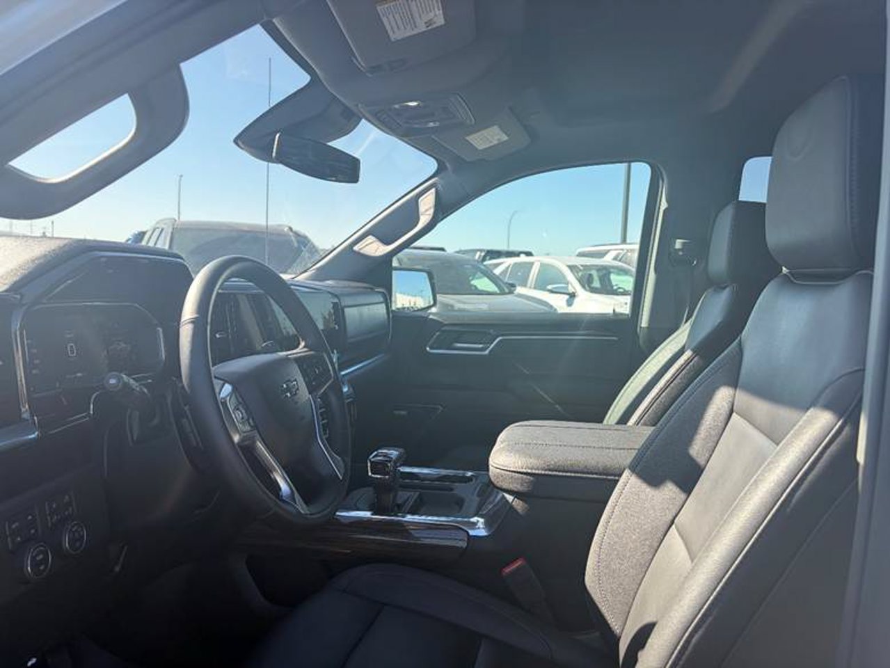 2026 Chevrolet Silverado 1500 4WD Crew Cab 147 RST White Sherwood Park - photo #6