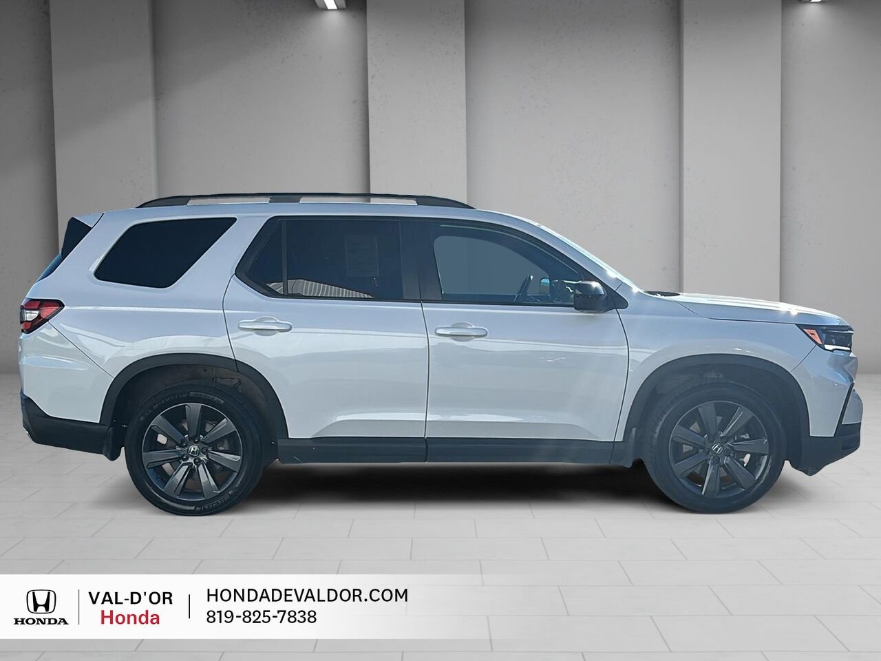 2025 Honda Pilot Sport AWD White Val-d'Or - photo #2