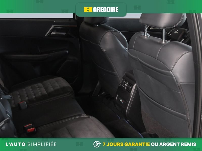 2025 Mitsubishi Outlander White Blainville - photo #29