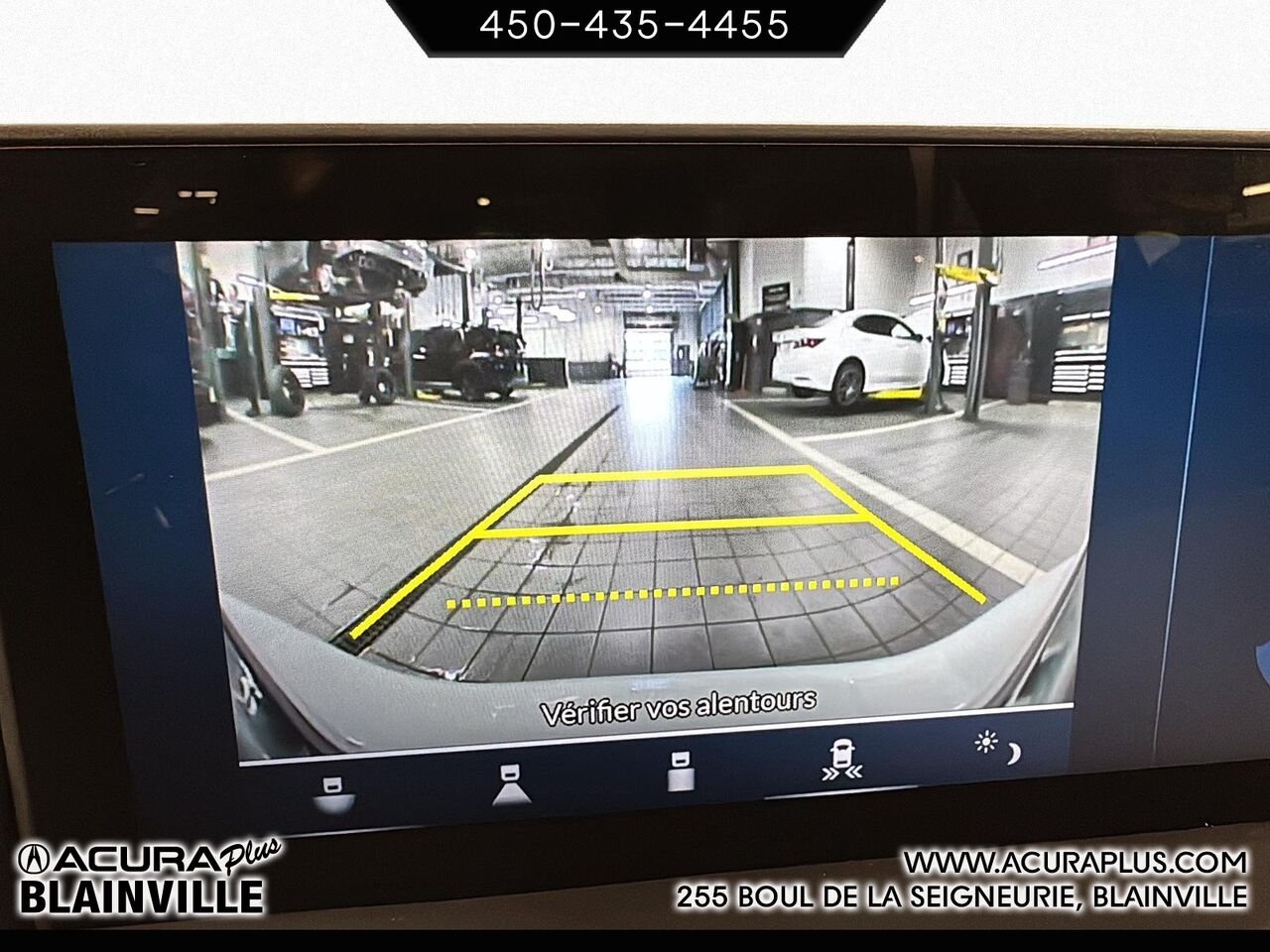 2023 Acura TLX White Blainville - photo #16