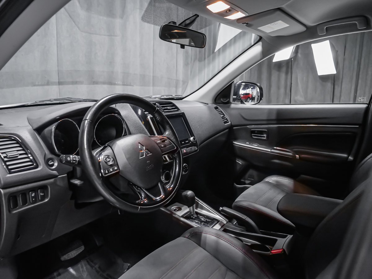 Mitsubishi RVR SE 2024 Noir Montréal - photo #5