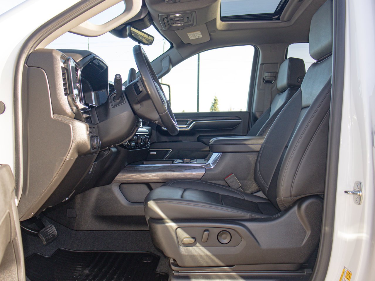 2024 Chevrolet Silverado 3500HD 4WD Crew Cab 159 LTZ White Sherwood Park - photo #18