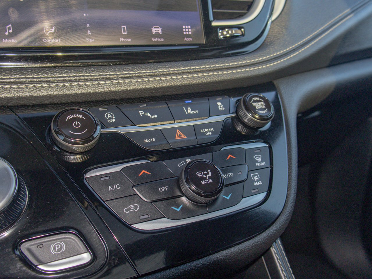 2025 Chrysler Pacifica Limited FWD Blue Sherwood Park - photo #28