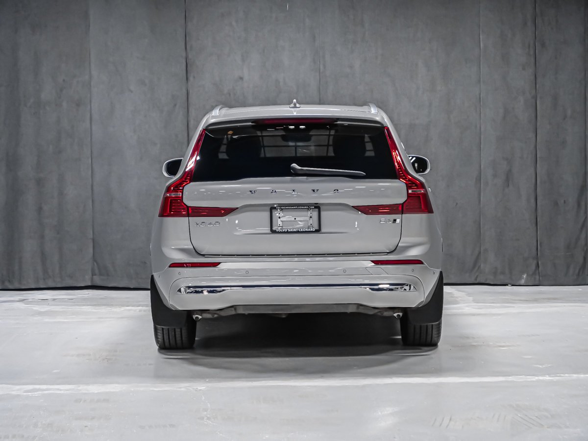 Volvo XC60 B6 ULTIMATE BRIGHT BOWERS WILKINS 2023 Argent Montréal - photo #4