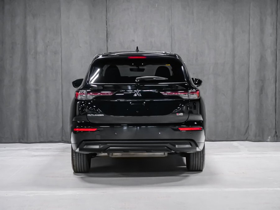 2025 Mitsubishi Outlander ES Black