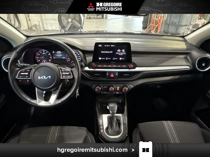 2024 Kia Forte Grey Blainville - photo #20