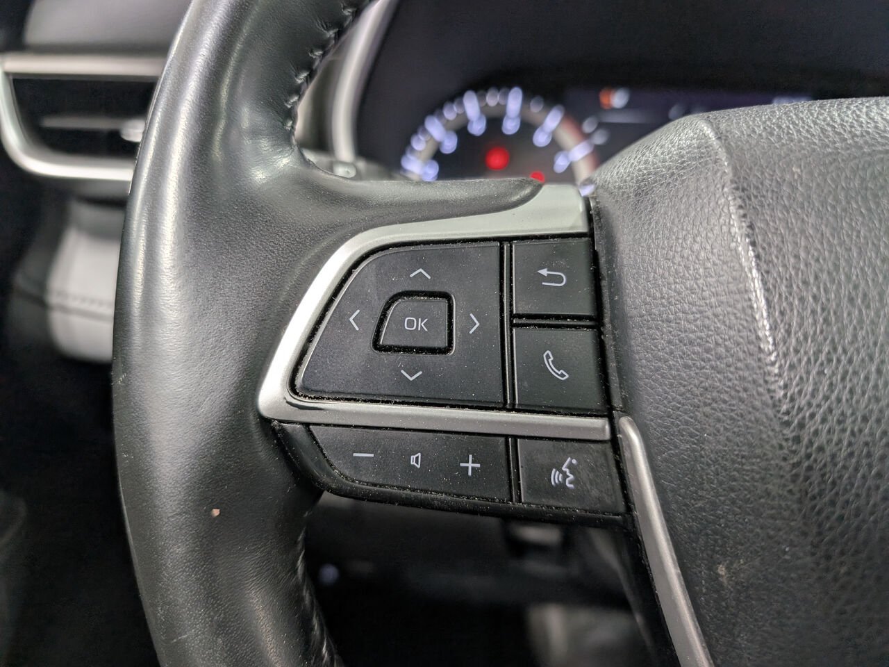 Toyota Highlander XLE/AWD/SIÈGES CHAUFFANTS/VOLANT CHAUFFANT/TOIT OUVRANT/BLUETOOTH/AC BIZONE 2023 Frisson glacé nacré Sherbrooke - photo #13