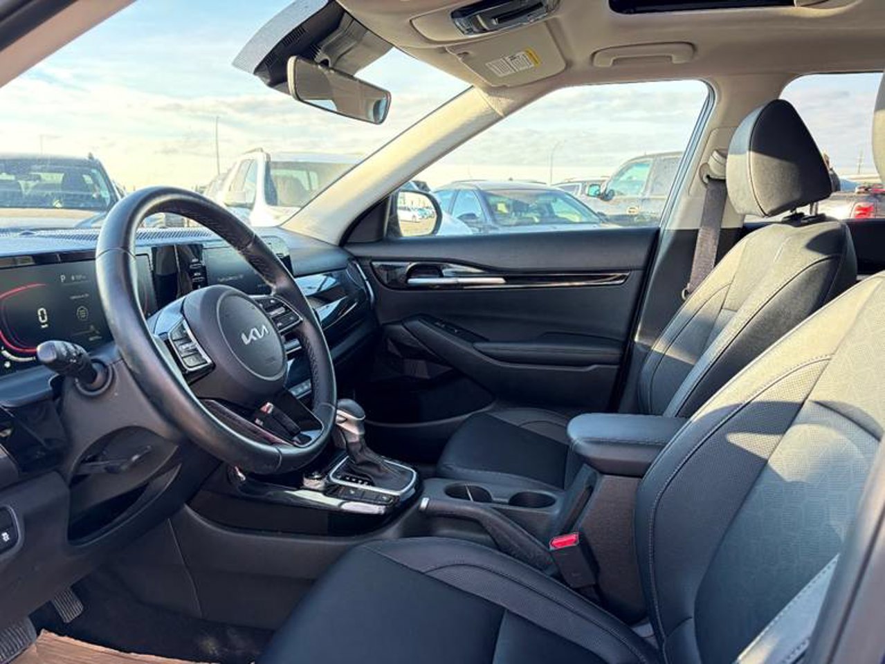 2025 Kia Seltos EX AWD Blue Sherwood Park - photo #5