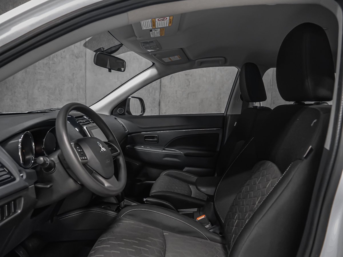 Mitsubishi RVR ES 2025 Blanc Montréal - photo #10