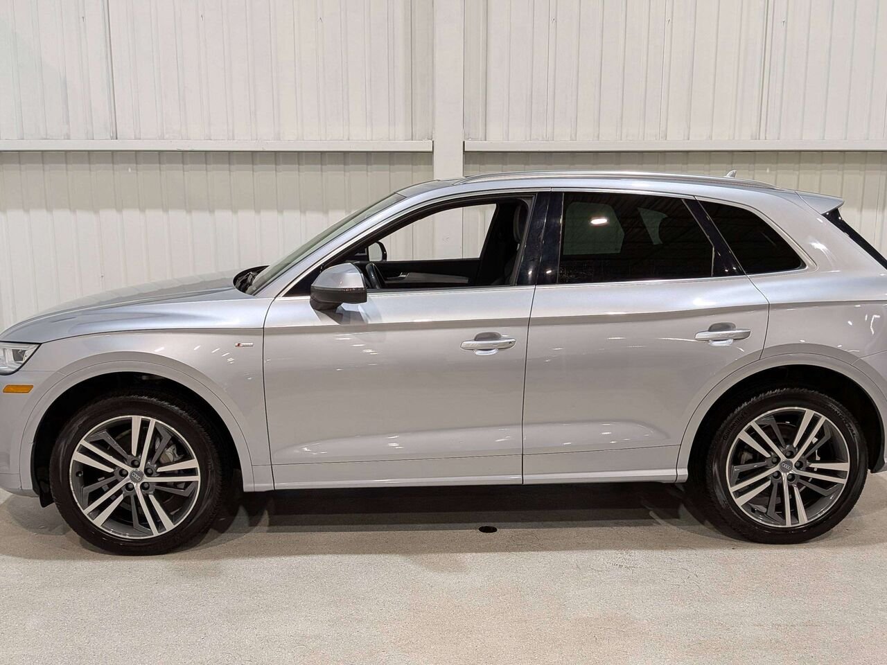 2019 Audi Q5 Technik 45 TFSI quattro Silver Val-David - photo #4