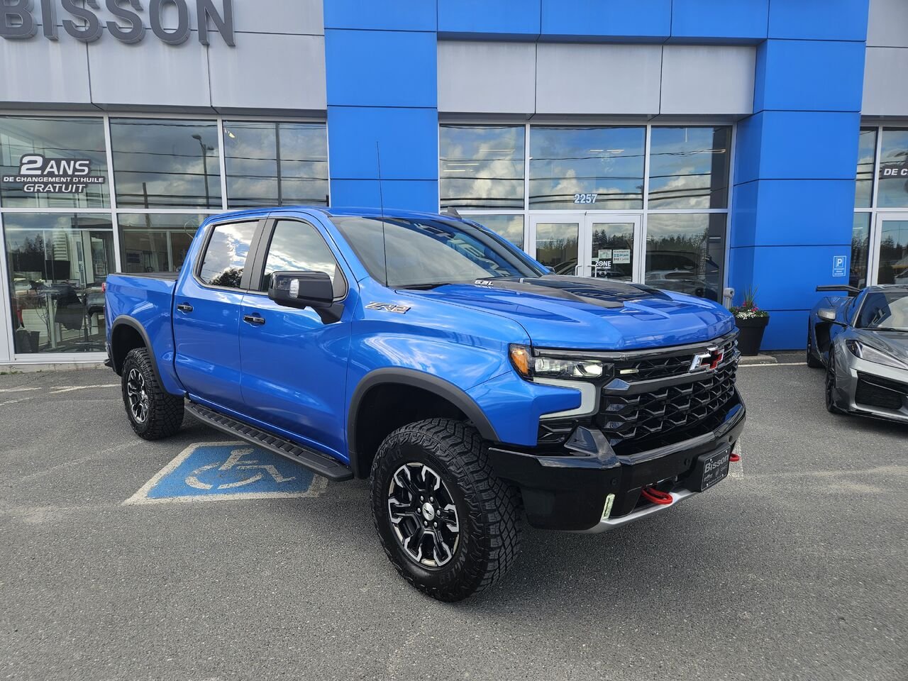 Chevrolet Silverado 1500 ZR2 cabine multiplace 4RM 147 po 2026 Bleu Thetford Mines - photo #1