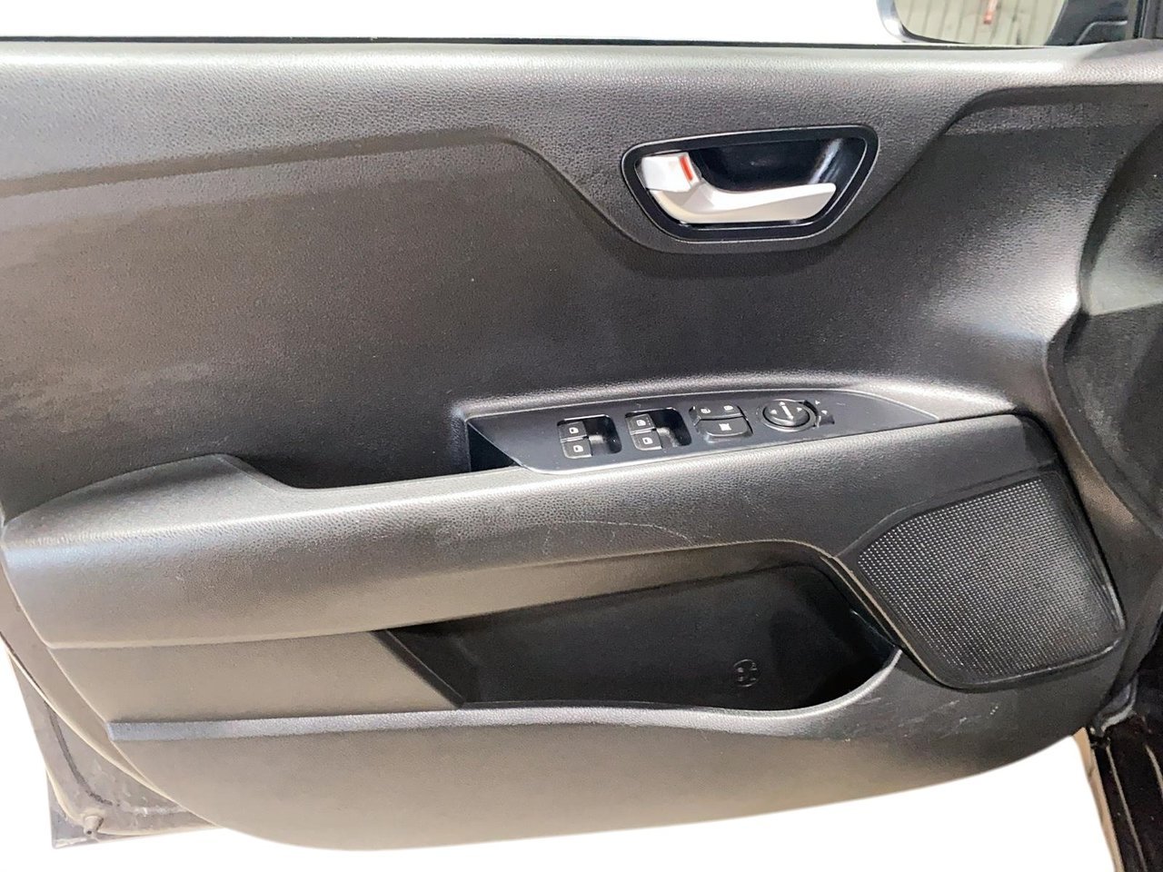 Kia Rio 5-door NIV 3KPA25AB6JE039972 2018 Noir Baie-Comeau - photo #10