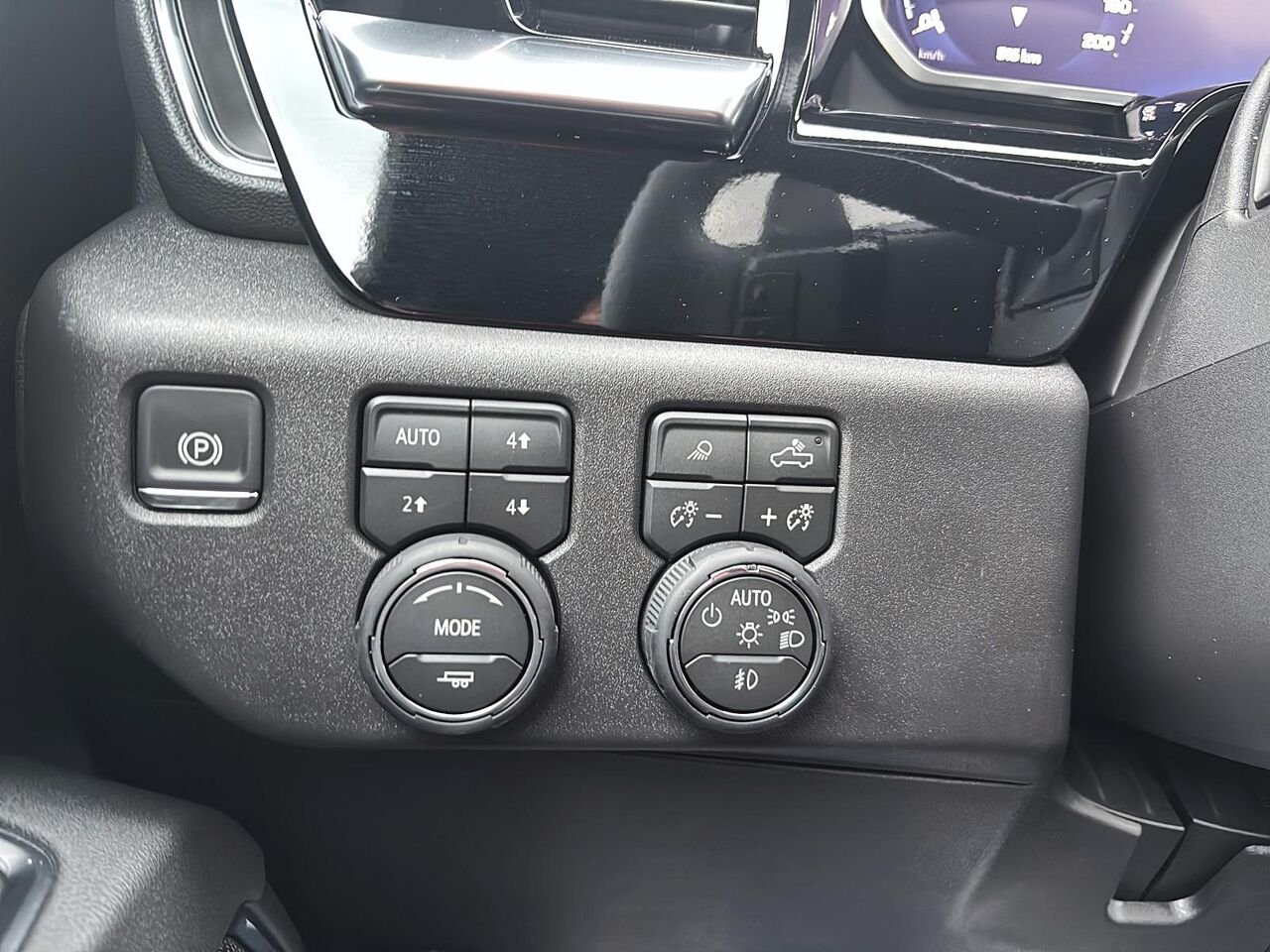 CHEVROLET Silverado 1500 LT TRAIL BOSS 2026 NOIR Saint-Hyacinthe - photo #13