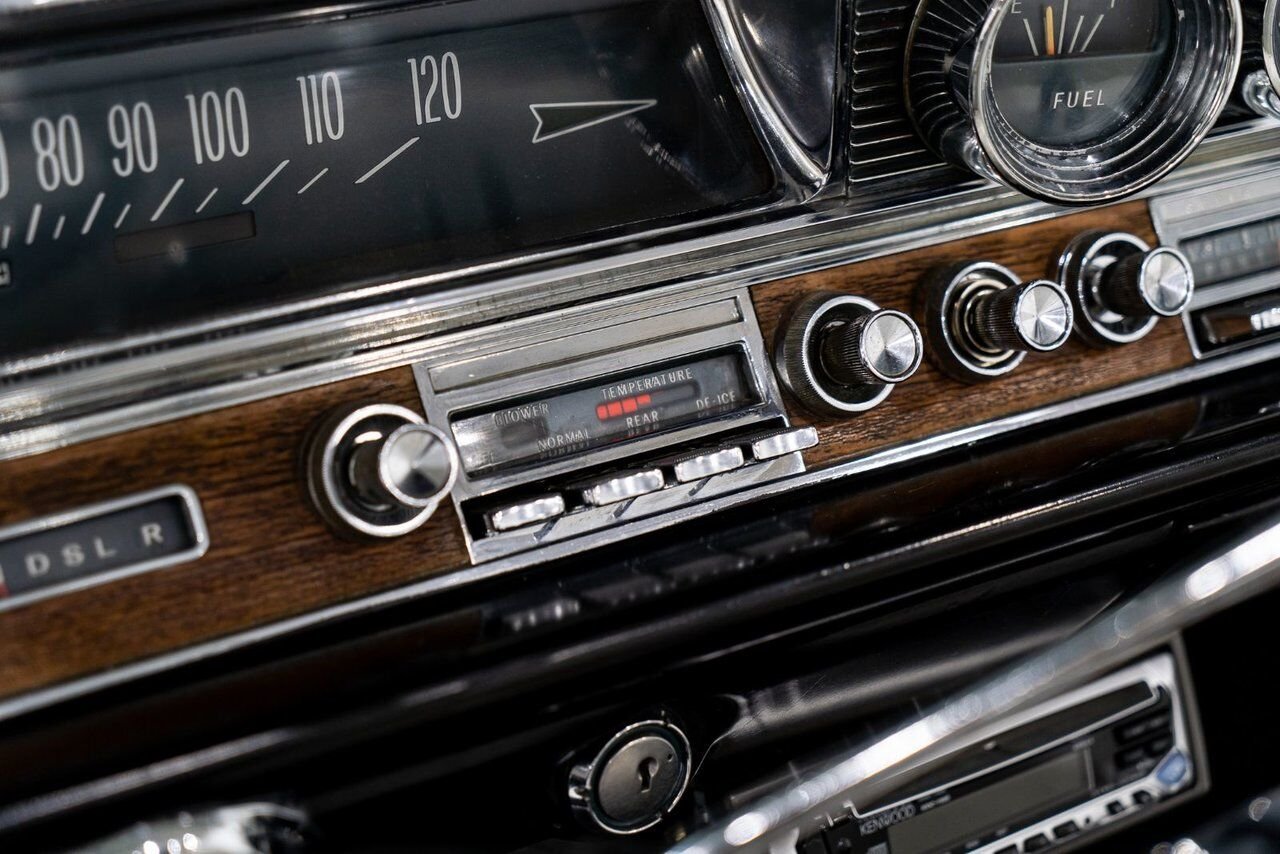 Pontiac Bonneville **PRICE IN USD** 1964 Bleu Montréal - photo #77