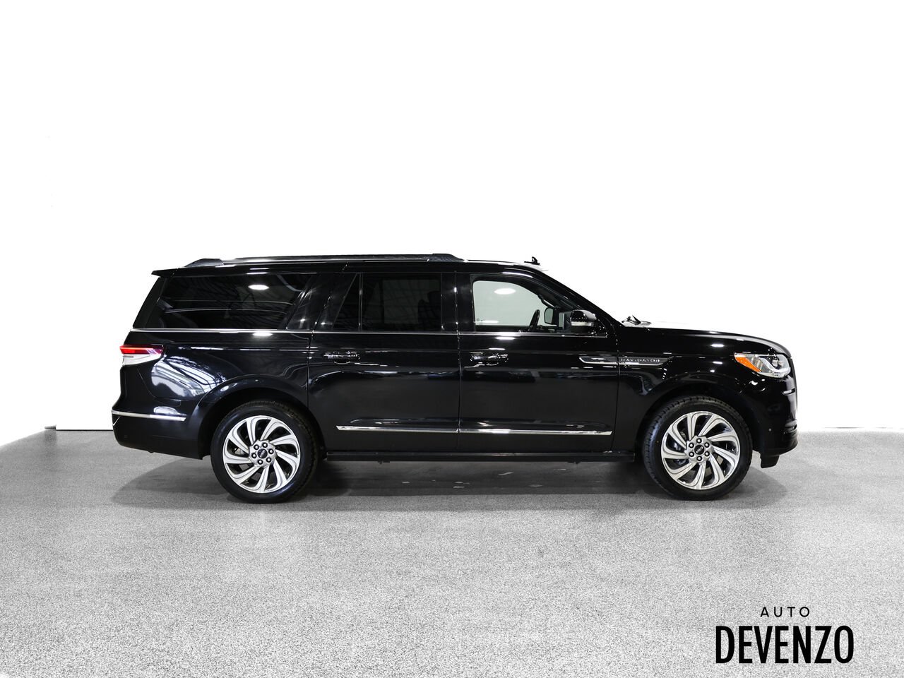 2023 Lincoln Navigator L Black Saint-Eustache - photo #1