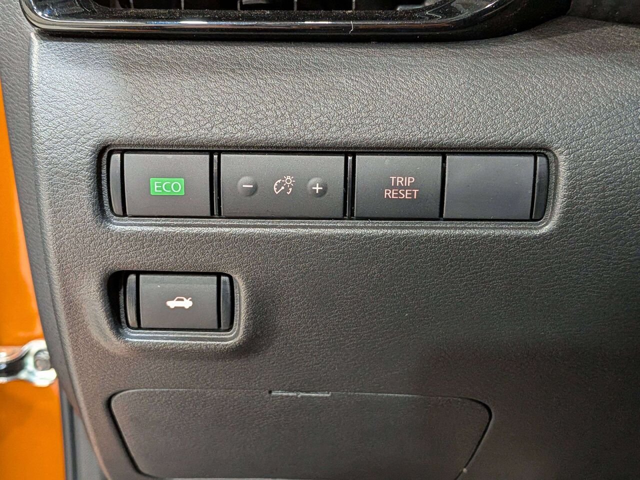 2024 Nissan Sentra SR Manual Orange Val-David - photo #28