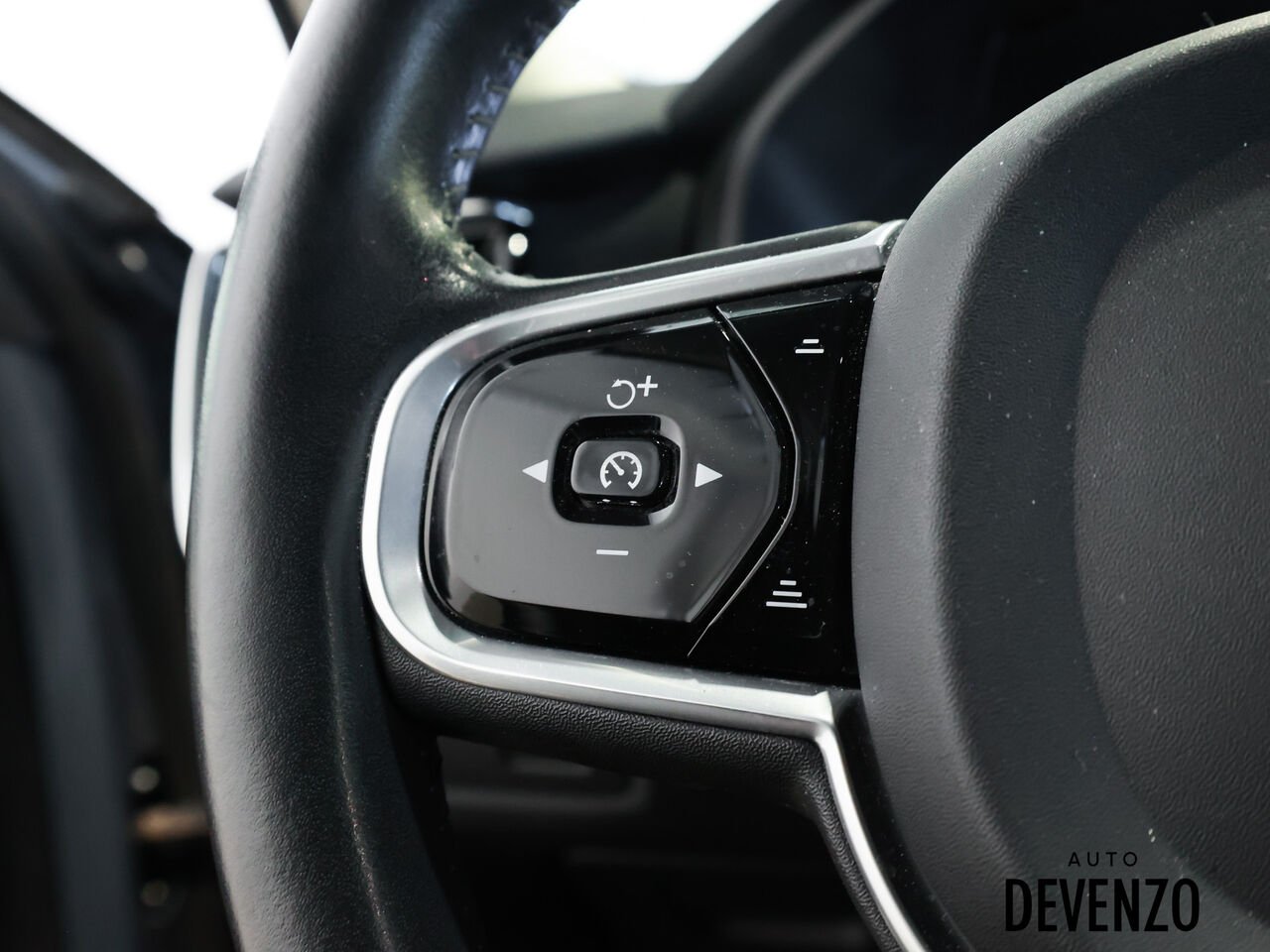 2017 Volvo S90 Blue Saint-Eustache - photo #14