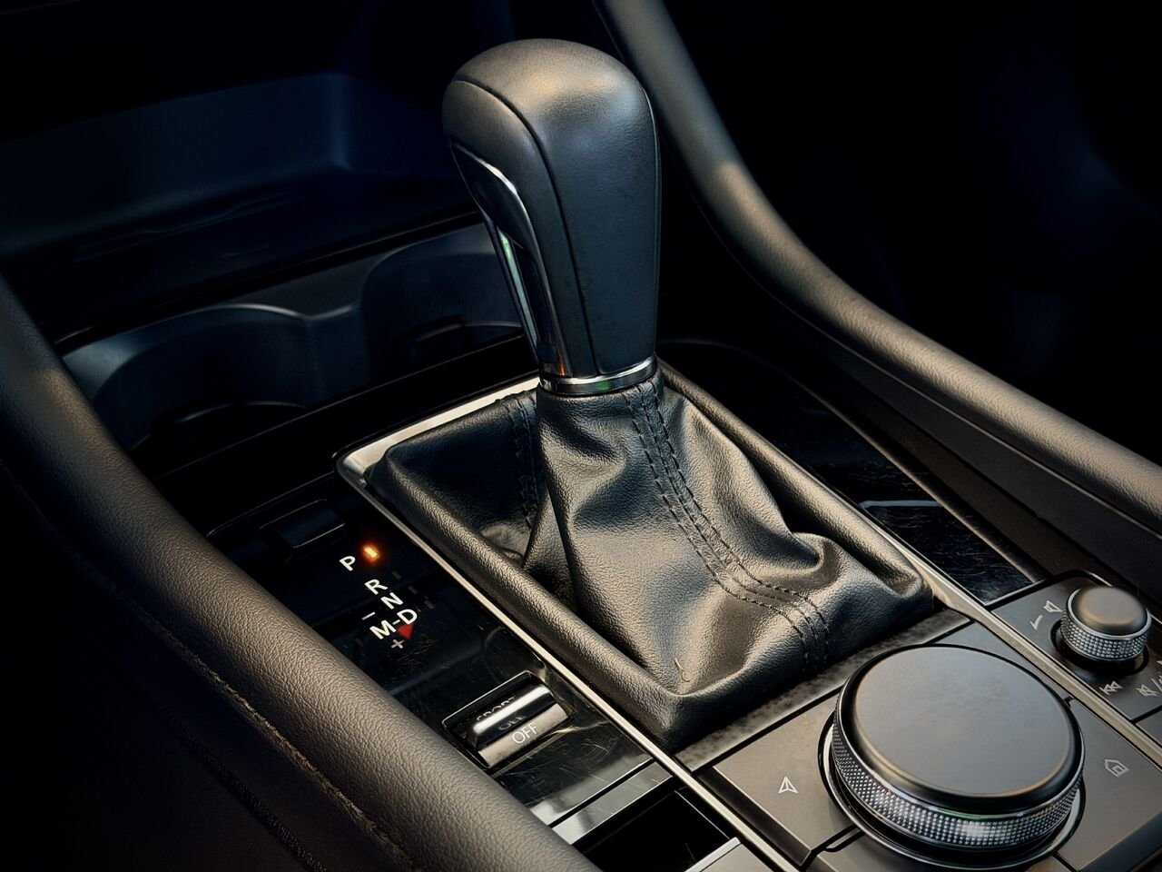 2025 Mazda Mazda3 Grey Notre-Dame-des-Prairies - photo #28