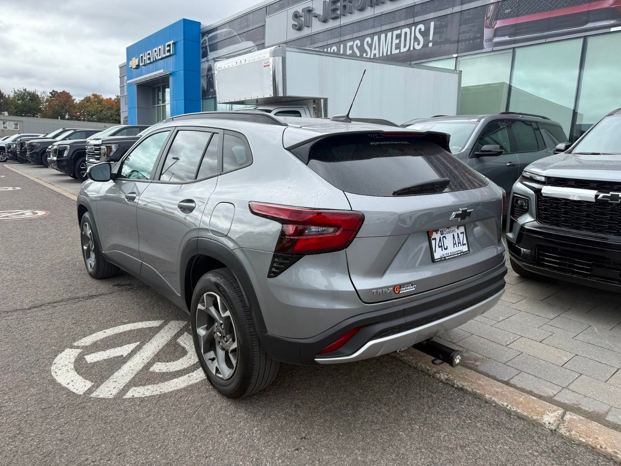 Chevrolet Trax LT *TOIT* SIEGES CHAUFF *REG ADAPT* CARPLAY *PROMO 2024 Gris Saint-Jérôme - photo #8