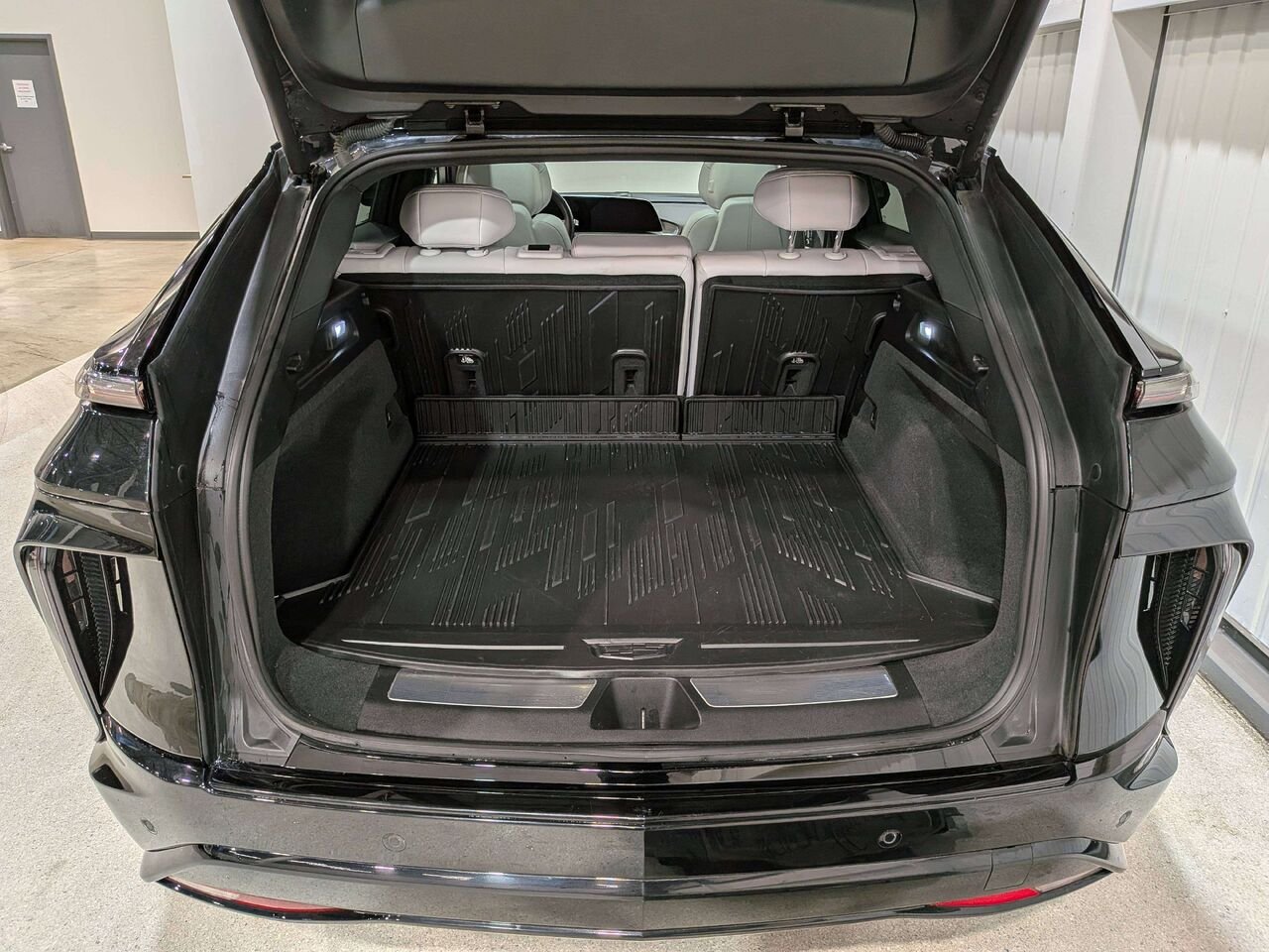 2024 Cadillac LYRIQ 4dr Sport w/1SF Black Val-David - photo #8