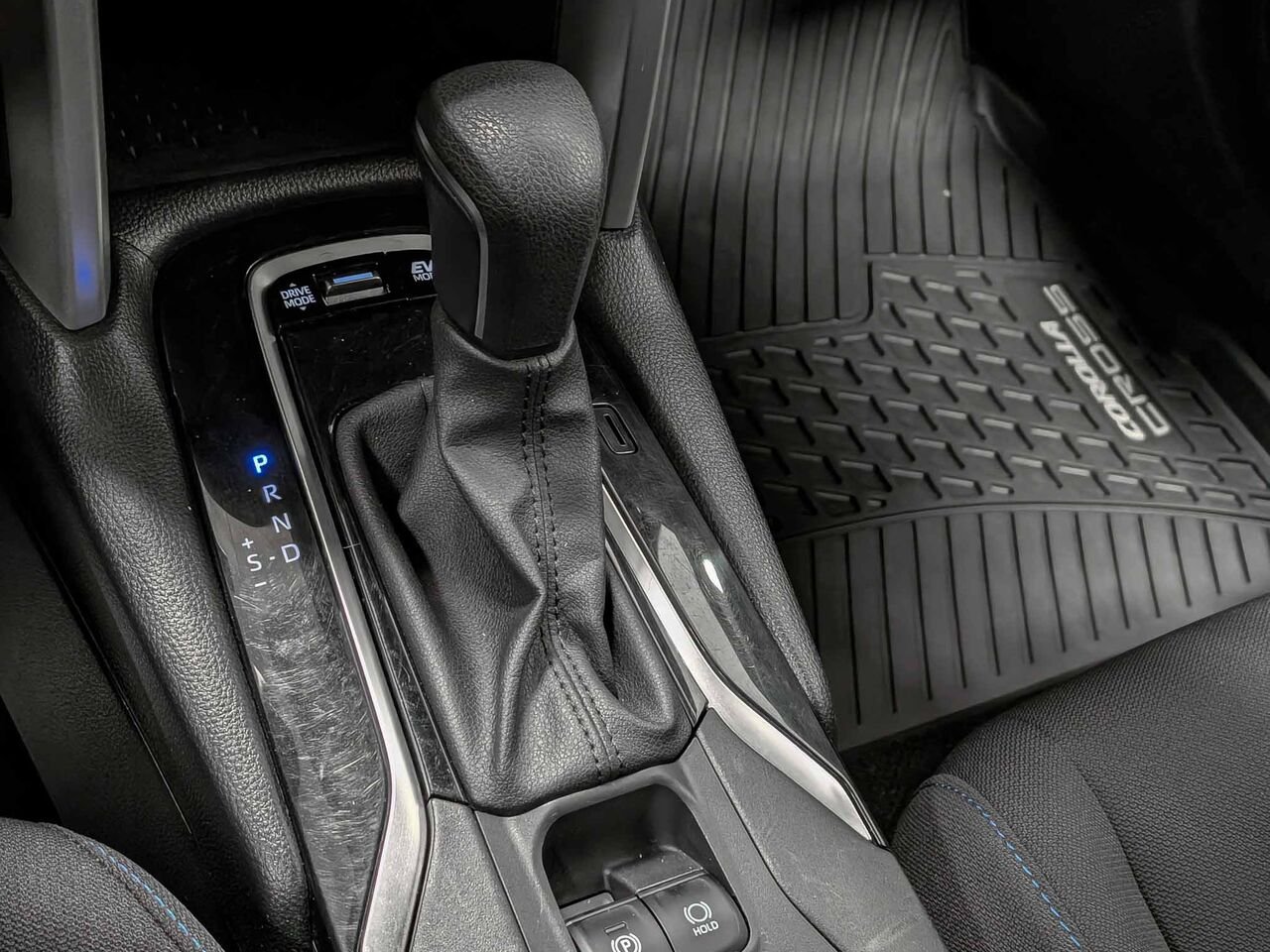 Toyota Corolla Cross AWD AWD Hybrid SE Sièges Chauffants 2023 Blanc Sherbrooke - photo #18