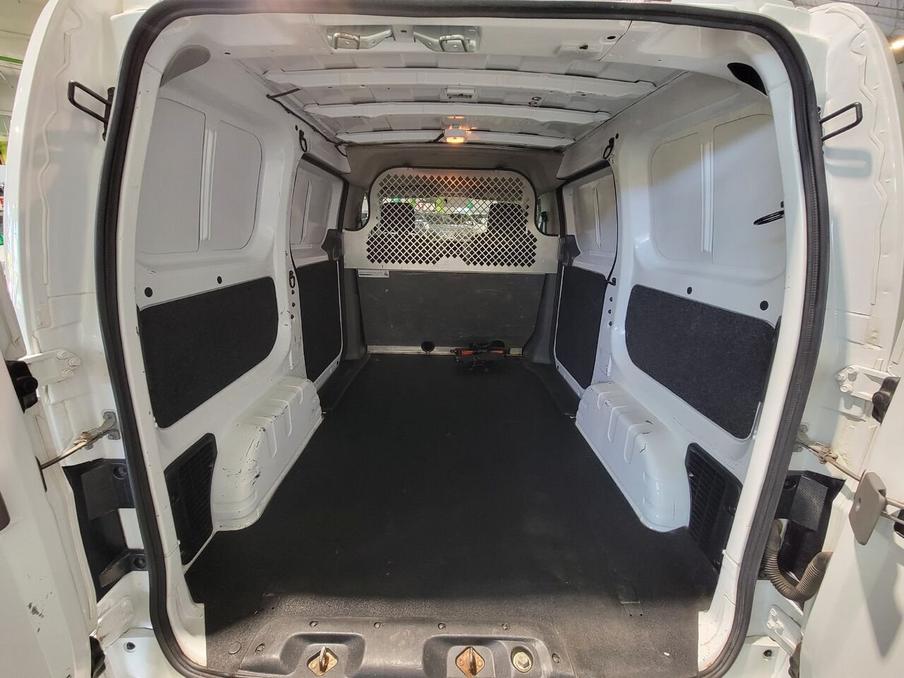 2021 Nissan NV200 Cargo compact White  - photo #12