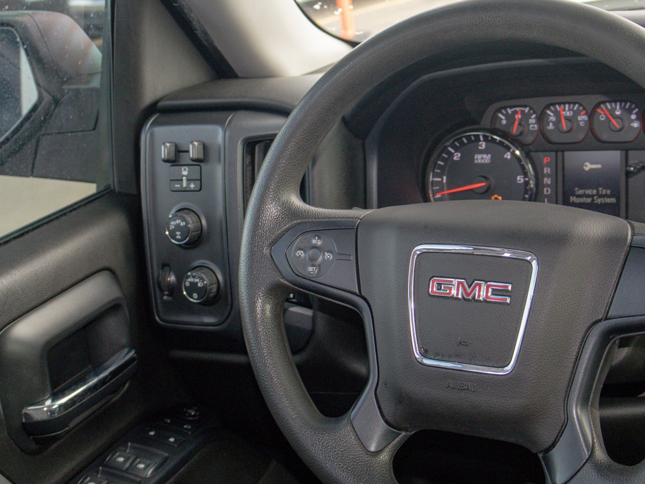 2017 GMC Sierra 1500 4WD Crew Cab 143.5 White Sherwood Park - photo #20