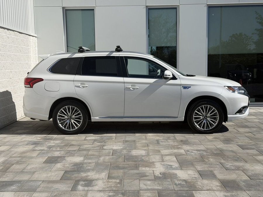 2020 Mitsubishi Outlander Plug-In Hybrid SE S-AWC Silver