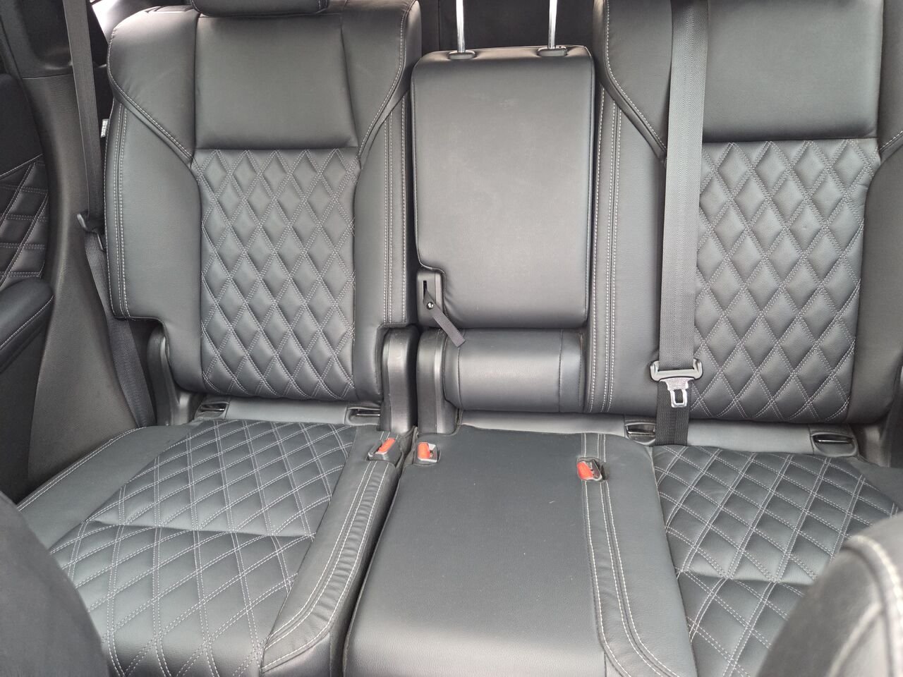 2023 MITSUBISHI Outlander Plug-In Hybrid Red Mont-Laurier - photo #14