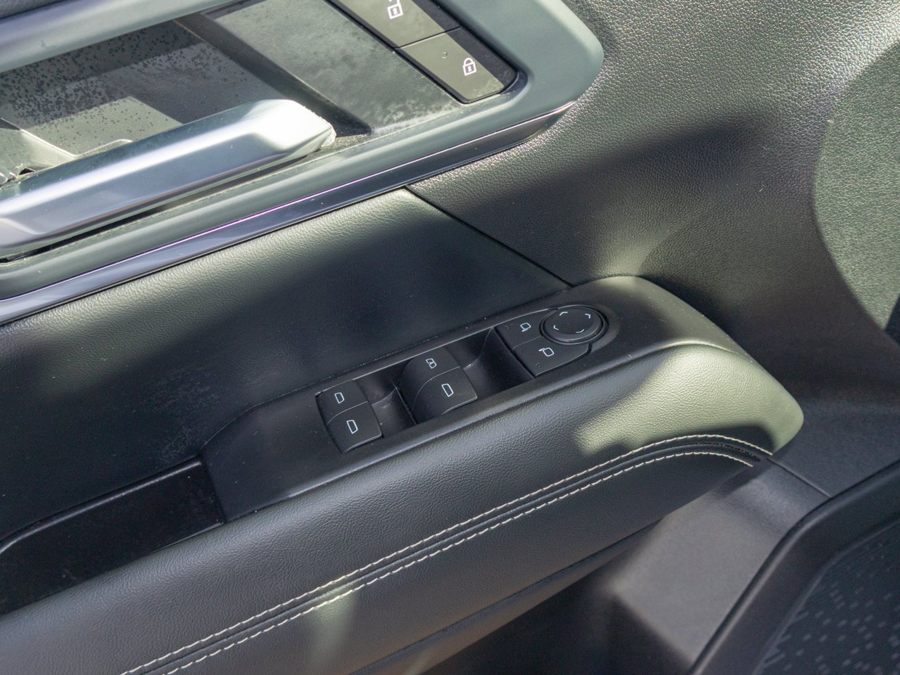 2026 GMC Terrain AWD 4dr Elevation White Sherwood Park - photo #17