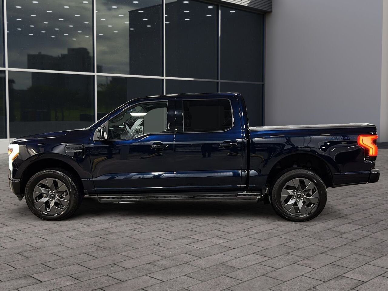 2023 Ford F-150 Lightning GROUPE 510 A, standard range Blue Québec - photo #23