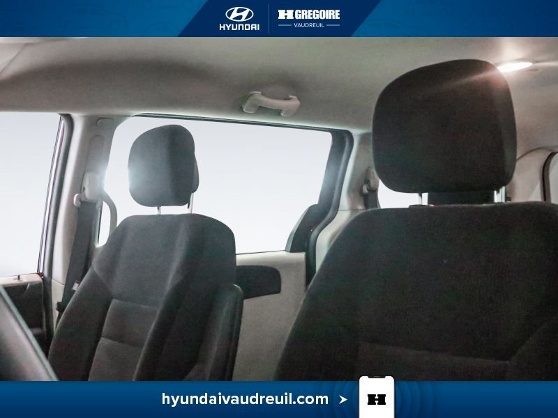 Dodge GR Caravan YA921 | Canada Value Package 2WD 2018 Rouge Laval - photo #13