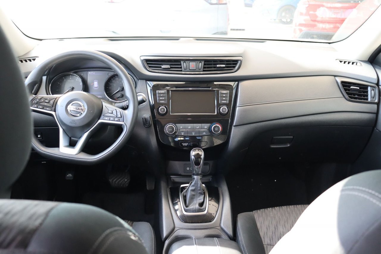 2019 Nissan Rogue White Baie-Comeau - photo #12