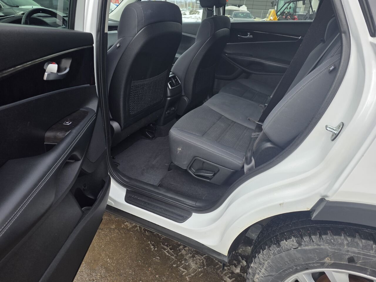 2018 Kia Sorento White  - photo #5