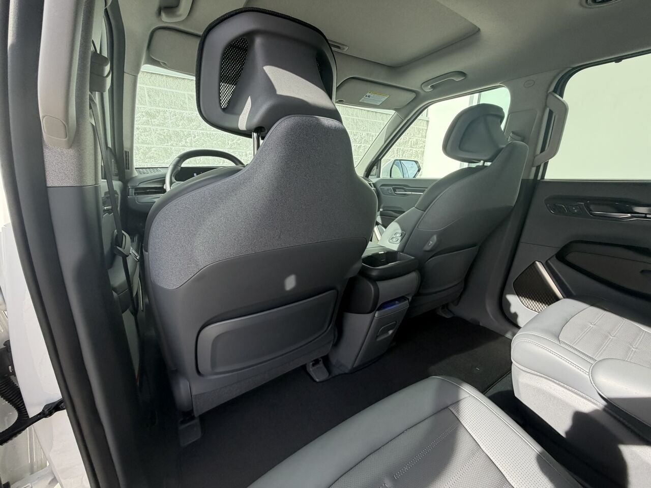 2025 Kia EV9 Land AWD White Laval - photo #32