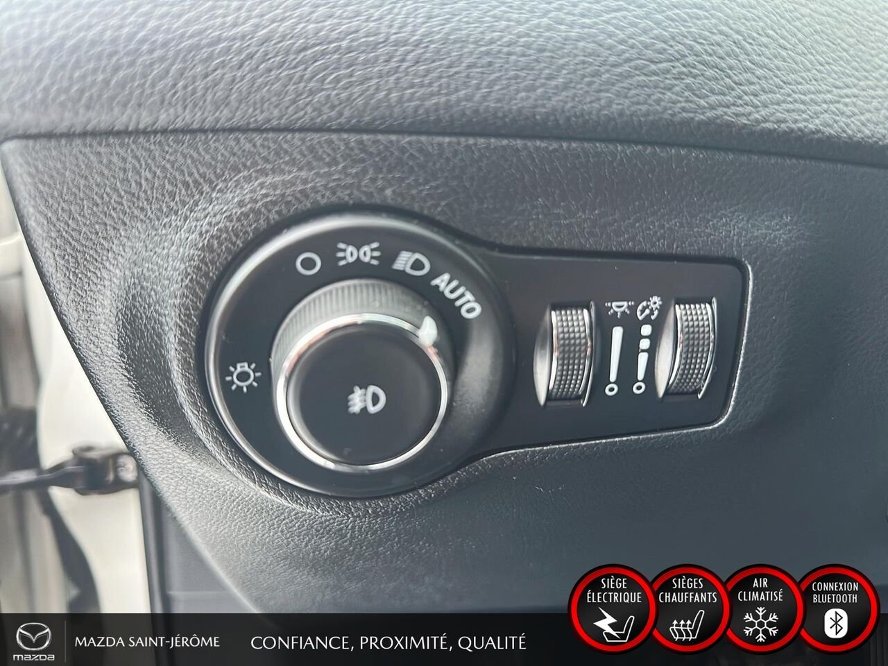 2021 Jeep Compass White Sainte-Agathe-des-Monts - photo #19