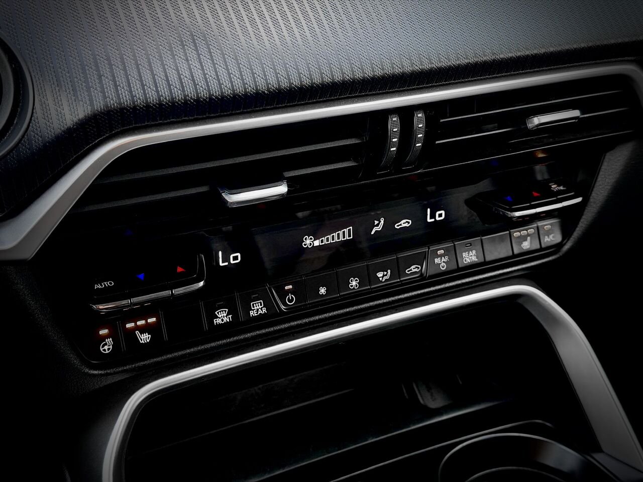 2024 Mazda CX-90 hybride léger GS-L 4WD Silver Notre-Dame-des-Prairies - photo #27