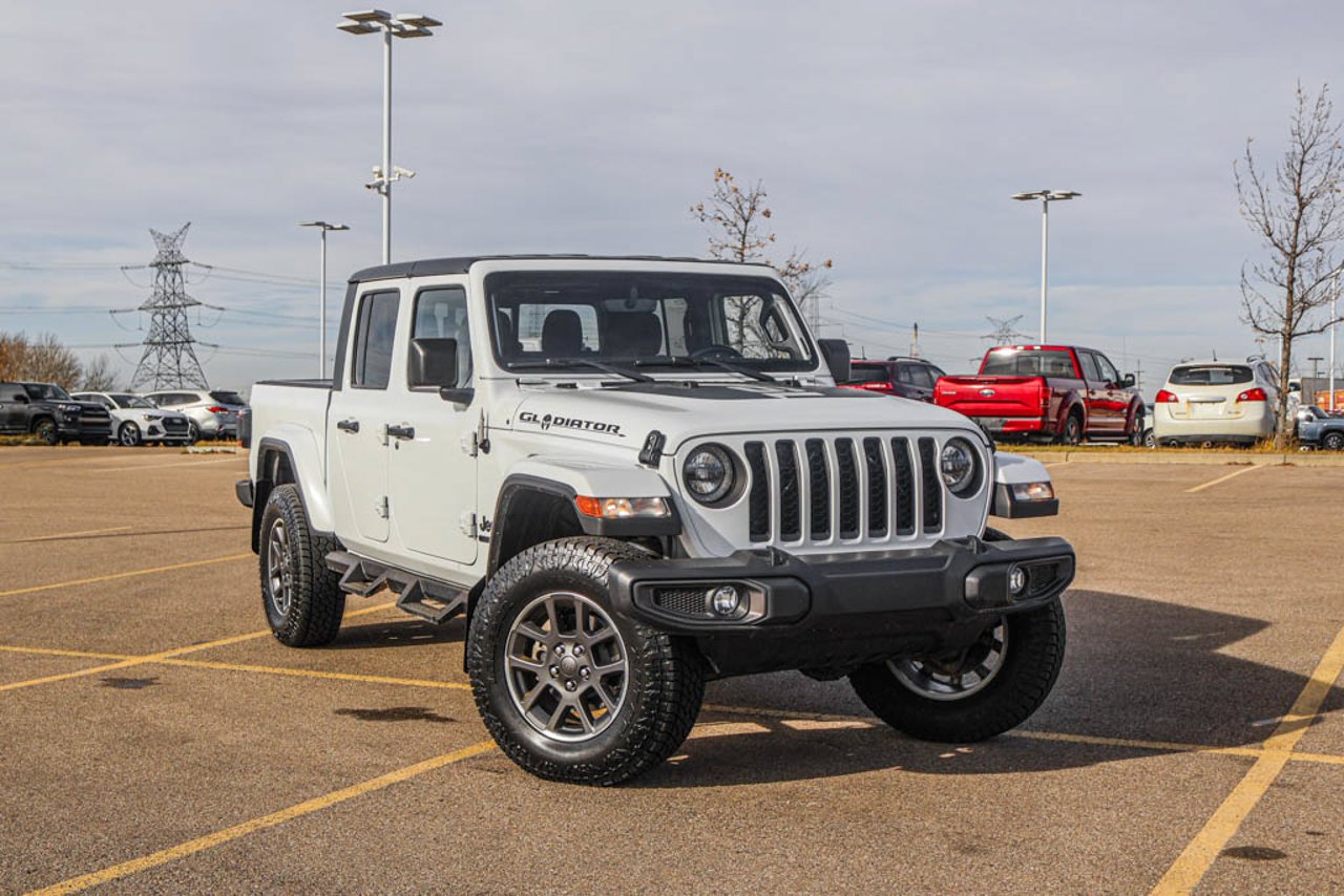 2021 Jeep Gladiator Sport 80th Anniversary 4x4 *Ltd Avail* White Sherwood Park - photo #1