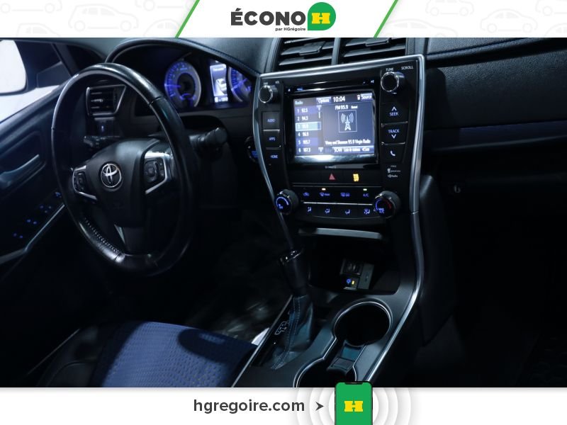 2016 Toyota Camry Blue Blainville - photo #21