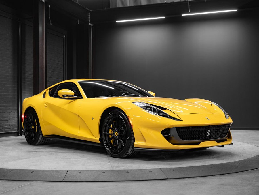 2020 Ferrari 812 Superfast 2020 Yellow