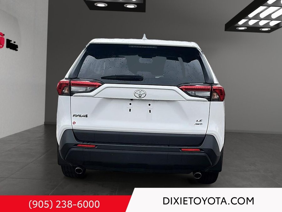 2022 Toyota RAV4 LE AWD White