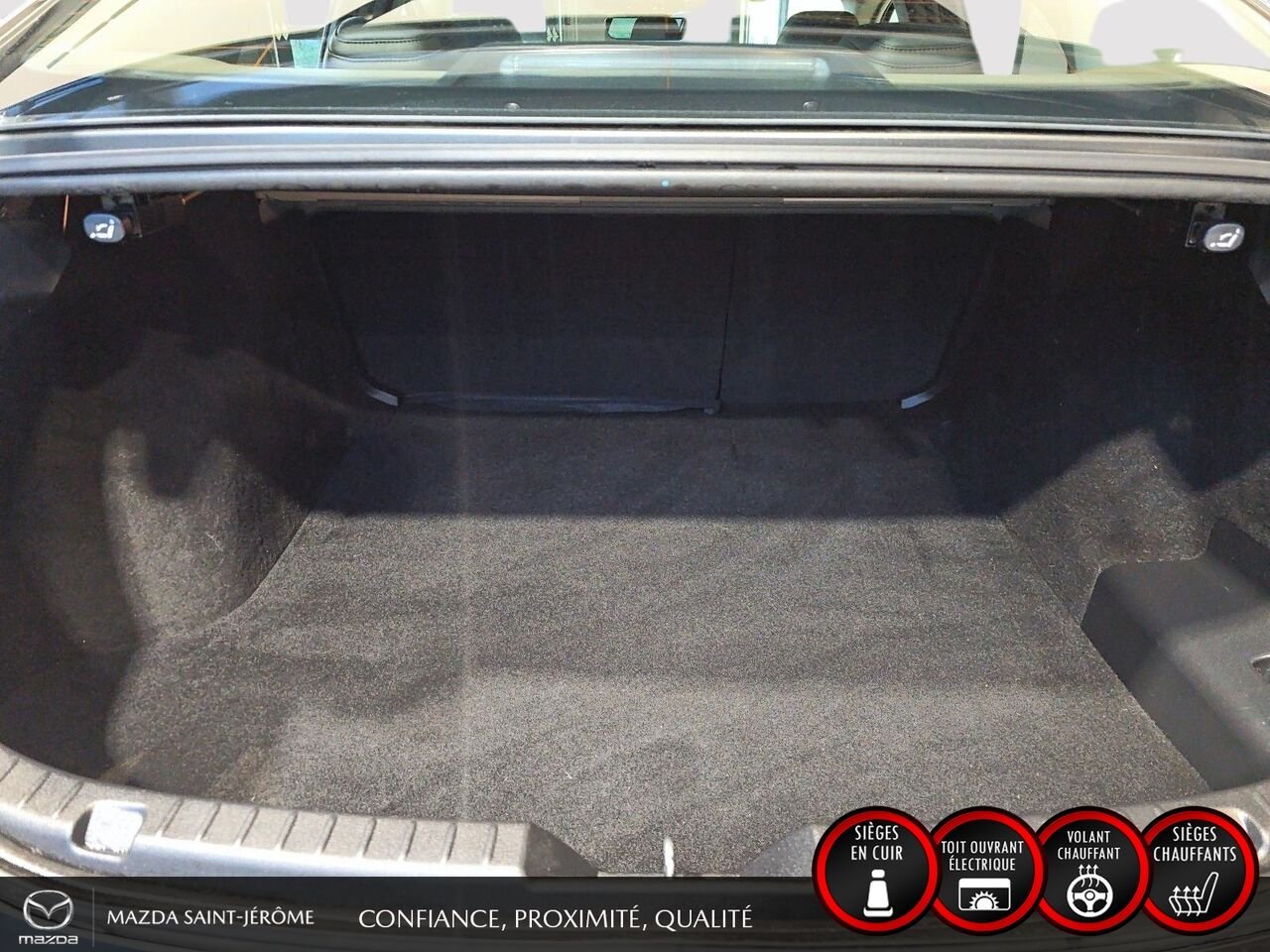 Mazda Mazda3 2023 Gris Saint-Jérôme - photo #22