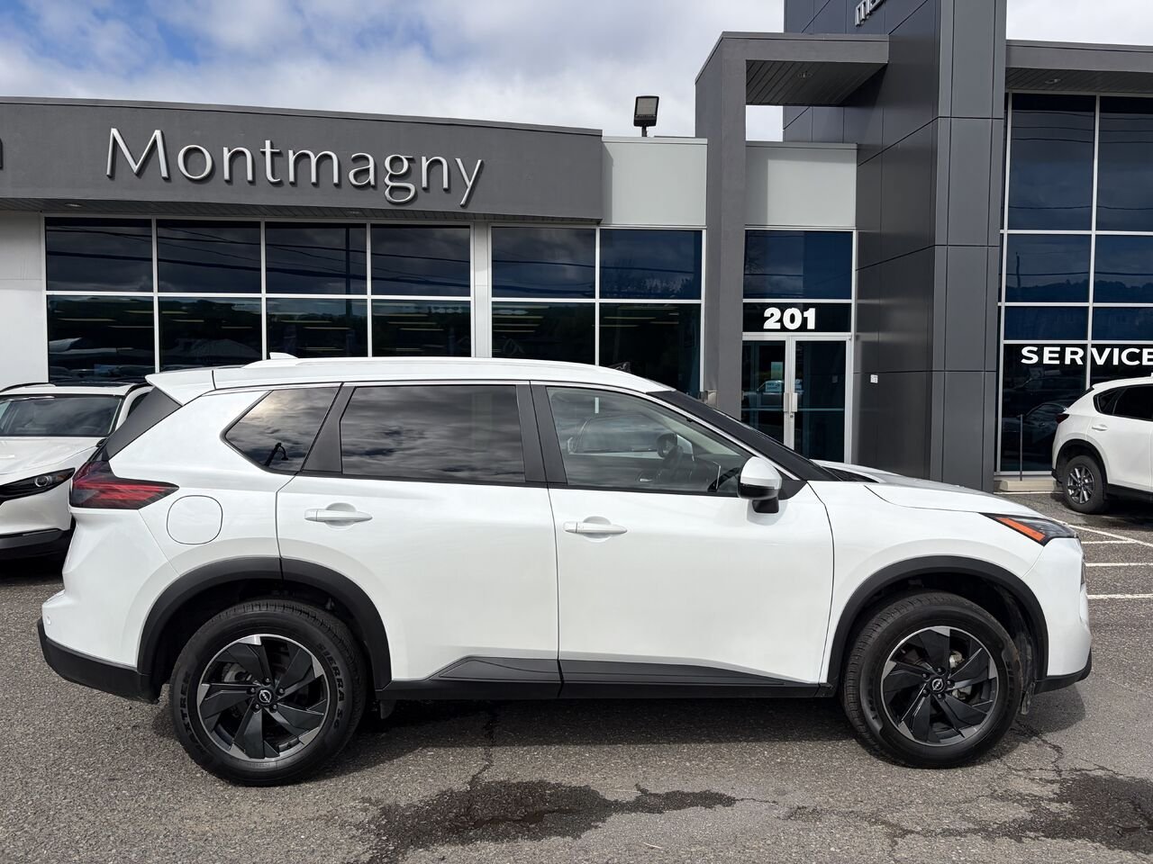 Nissan Rogue SV TI avec ensemble toit ouvrant 2025 Blanc Montmagny - photo #3