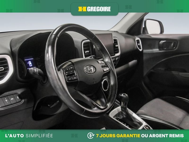 Hyundai Venue 822520 | Ultimate AUTO AC CUIR TOIT NAV MAGS CAM RECUL BLEU 2021 Blanc Laval - photo #11