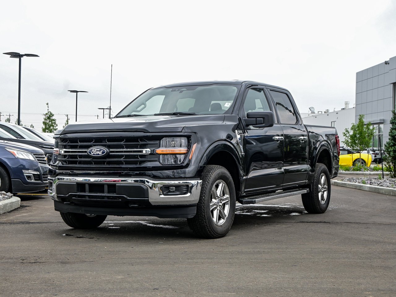 2025 Ford F-150 XLT 4WD SuperCrew 5.5' Box Black Sherwood Park - photo #3