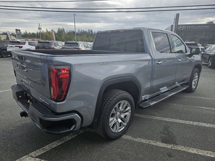 GMC Sierra 1500 Denali cabine multiplace 4RM 147 po 2026 Argent métallisé