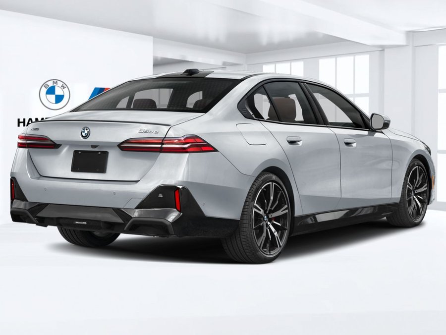 BMW 5 Series 550e xDrive 2027 Gris