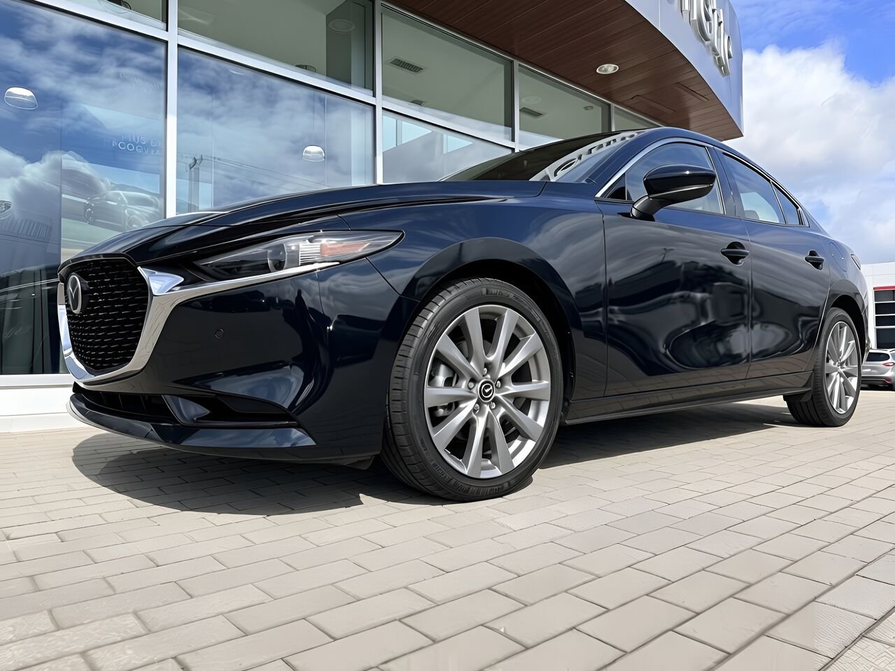 MAZDA Mazda3 2026 Noir de jais mica Notre-Dame-des-Prairies - photo #1