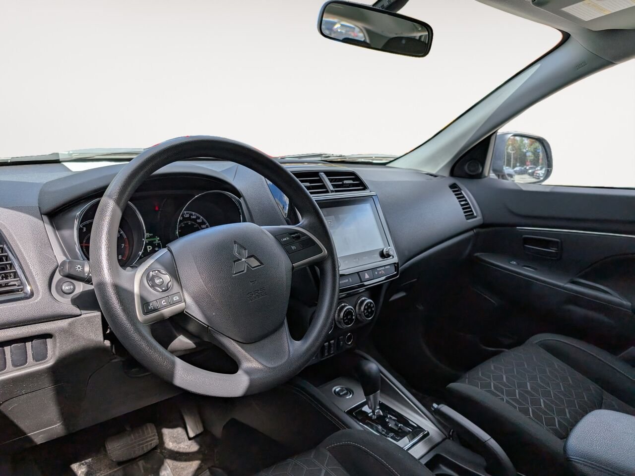 Mitsubishi RVR ES/SIÈGES CHAUFFANTS/AC/CAMÉRA DE RECUL/VITRES ÉLECTRIQUES 2023 Blanc Sherbrooke - photo #8